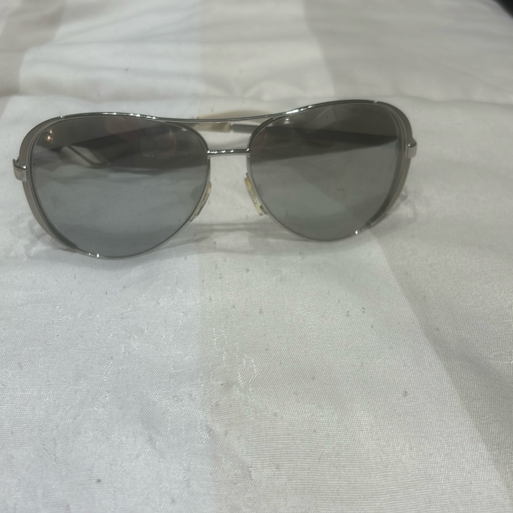In excellent condition Michael Kors sunglasses